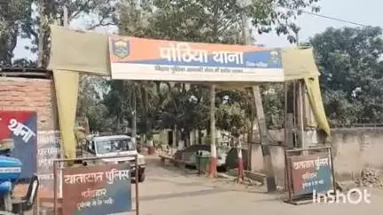 फलका: मलहरिया में बाइक सवार युवक बिजली के पोल से टकराकर जख्मी, अस्पताल रेफर