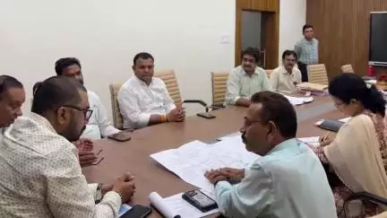 चौरई: छिंदवाड़ा के सांसद कार्यालय में चौरई मचेरगोरा डैम की अधूरी नहर निर्माण को लेकर जन प्रतिनिधियों की हुई बैठक