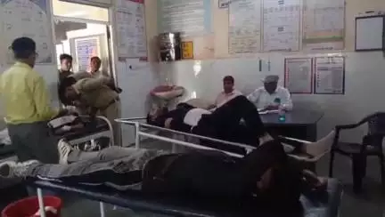 खैर: थाना खैर में दर्दनाक हादसा, अज्ञात फोर व्हीलर की टक्कर से तीन युवक हुए घायल