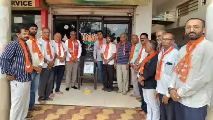 નખત્રાણા: ભારતીય જન સંઘ ના સંસ્થાપક અને ભાજપાના પ્રેરણાપુંજ ડૉ.શ્યામાપ્રસાદ મુખર્જીની પુણ્યતિથિ નિમિતે પુષ્પાંજલિ અપાઈ