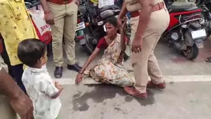 கள்ளக்குறிச்சி: ஆட்சியரகத்தில் மனு அளிக்க வந்த பெண் திடீரென உடலில் மண்ணெண்ணெய் ஊற்றி தற்கொலைக்கு முயன்ற சம்பவத்தால் பரபரப்பு