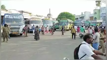 ஆரணி: தேவராஜபுரம் கிராமத்தைச் சேர்ந்த செல்வராஜ் மகள் மரணத்தில் மர்மம் இருப்பதாக கூறி மறுபிறாத பரிசோதனை செய்ய மனு