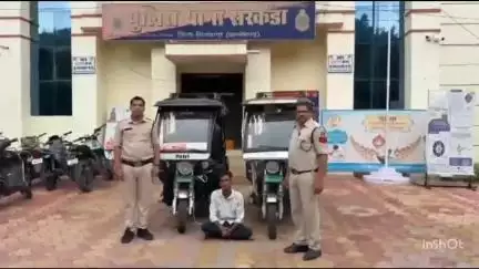 सरकंडा पुलिस ने चोरी के दो अलग-अलग मामलों में की कार्रवाई, आरोपियों को पकड़ा और चोरी किए गए ई-रिक्शा बरामद किए