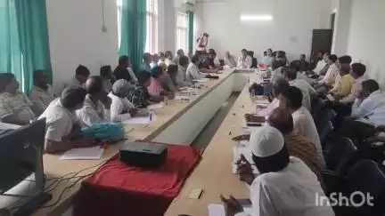 विदिशा: कलेक्टर ने SDM कार्यालय में RO, ARO, BLO की बैठक की, मतदाता नाम जोड़ने का पुनरीक्षण होगा शुरू