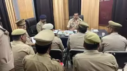 बुढ़ाना: रतनपुरी थाने में एसपी देहात आदित्य बंसल ने समस्त थाने के पुलिस स्टाफ के साथ की बैठक, दिए आवश्यक निर्देश