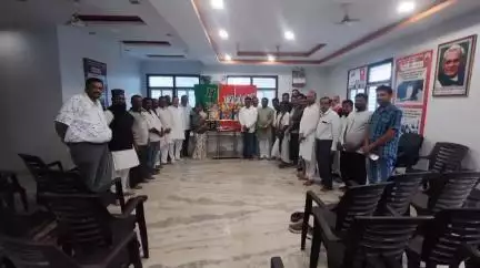 अलीराजपुर: ज़िला भाजपा कार्यालय में मनाया गया श्यामा प्रसाद मुखर्जी का बलिदान दिवस, कार्यकर्ताओं ने दी श्रद्धांजलि