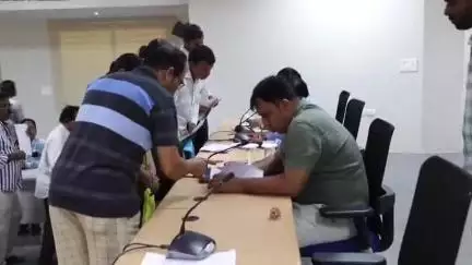 సిరిసిల్ల: జిల్లాలో ప్రజావాణి కార్యక్రమంలో 261 దరఖాస్తులు వచ్చినట్లు తెలిపిన జిల్లా కలెక్టర్ సందీప్ కుమార్ ఝా