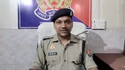 मुंडाली पुलिस अभिरक्षा से पिस्तौल छीनकर भाग रहे 25000 के इनामी बदमाश से पुलिस की मुठभेड़ आरोपी गिरफ्तार एसपी देहात