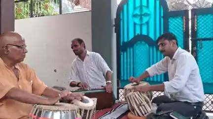 गुरू जी के साथ रियाज करते हुए 
तुम्हारी नजरो मे हमने देखा......#avp1234