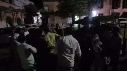 इटवा: सेमरी के पास पिकअप की चपेट में आने से बाइक सवार दो व्यक्तियों की हुई मौत