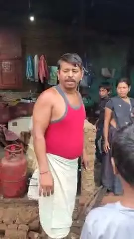 ग्राम जोहारिया जिला नरसिंहपुर अति वृष्टि के कारण हीरा रजक की दीवाल ढही अभी तक पीएम आवास नहीं मिला है क्यों