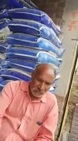 कुम्भराज दुकानदार खुलेआम कर रहे डिएपी खाद की काला बाजारी