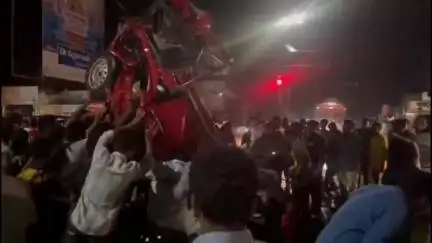 విశాఖపట్నం: సీతమ్మధార నుంచి గురుద్వార్ జంక్షన్ కు వెళ్లే రహదారిలో రోడ్డు ప్రమాదం లో కారు బోల్తా పడగా నలుగురికి గాయాలు,