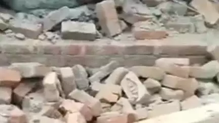 शाहबाद: भोयल गांव में अचानक गिरा पक्का मकान, गरीब परिवार को हुआ नुकसान
