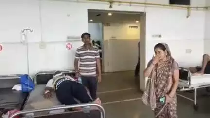 झालरापाटन: अकलेरा बस स्टैंड पर कार खड़ी करने के विवाद में एक परिवार के लोगों ने दो चचेरे भाइयों को पीट-पीट कर किया घायल