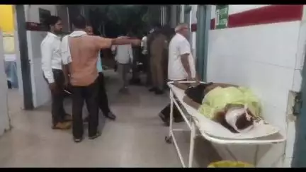मऊरानीपुर: परवारीपुरा टॉकीज के पास शाम को टहलने निकले युवक को बाइक सवार ने मारी टक्कर, युवक की मौत, बाइक सवार गंभीर घायल