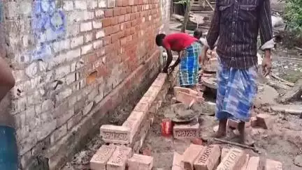 ভগবানগোলা ১: ভগবানগোলায় তৃণমূলের অন্তর্দ্বন্দ্বে জমি দখলের অভিযোগ, থানার ভূমিকা নিয়ে প্রশ্ন