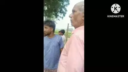 बस्ती: कुदरहा ब्लॉक के एक गांव में निकला जहरीला सांप, मौके पर पहुंची रेस्क्यू टीम ने सांप को पकड़ा
