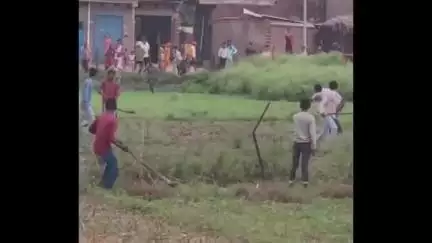 एटा: गांव सेंथरी में जानवर घुसने को लेकर हुई कहासुनी, मारपीट और पथराव का वीडियो सोशल मीडिया पर हुआ वायरल