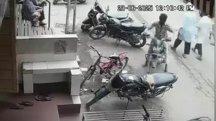 ગોધરા: રાની મસ્જિદ નજીક ડૉ.અનવર કાચબાના નૂરાની હોસ્પિટલ નજીક થી બાઈક ની ચોરી, ઘટના CCTV માં કેદ થઈ
