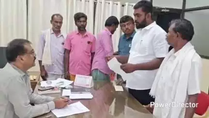 ಚಾಮರಾಜನಗರ: ಹೊಗೆನಕಲ್ ಜಲಪಾತದ ದೋಣಿ ದರ ₹ 1200 ಗೆ ಹೆಚ್ಚಿಸಿ- ನಗರದಲ್ಲಿ ದೋಣಿ ಓಡಿಸುವರ ಒತ್ತಾಯ  #localissue