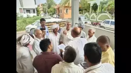 चित्तौड़गढ़: चित्तौड़गढ़ सांसद सी.पी. जोशी ने अपने आवास पर जनसुनवाई कर जनसमस्याएं सुनीं