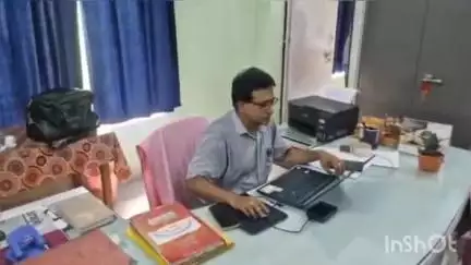 হরিশ্চন্দ্রপুর ১: হরিশ্চন্দ্রপুর কলেজের অধ্যক্ষকে টেবিল চাপড়ে হুমকির অভিযোগ তৃণমূল ছাত্রনেতার বিরুদ্ধে