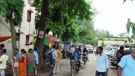 কৃষ্ণনগর ১: ভোট পরবর্তী হিংসার বলি ১০ বছরের নাবালিকা,ঘটনায় ৪ জনকে গ্রেফতার করে কৃষ্ণনগর আদালতে পেশ কালিগঞ্জ থানার পুলিশ