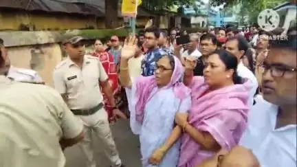 খানাকুল ১: তৃণমূল নেতা খুনে ১৯ জনের সাজা ঘোষণার আগেই আরামবাগ আদালত চত্বরে ব্যাপক উত্তেজনা,ফাঁসির দাবি নেতার ছেলের