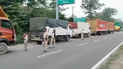 गायघाट: उपराष्ट्रपति के आगमन को लेकर पुलिस प्रशासन अलर्ट, मैठी टोल प्लाजा पर सघन वाहन जांच अभियान चलाया गया