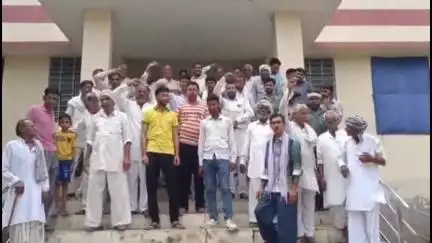 तारानगर: गाजुवास गडाना में बिजली लाइनों के खिलाफ ग्रामीणों की बैठक, 29 जून को होगी जिला स्तरीय महापंचायत