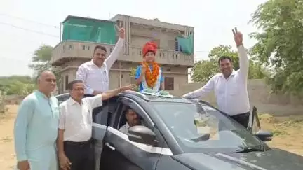 राजगढ़: नेशनल चैम्पियनशीप कुश्ती प्रतियोगिता में पंकज पूनियां ने सिल्वर मेडल जीतने पर राजगढ़ में किया स्वागत एवं अभिनंदन