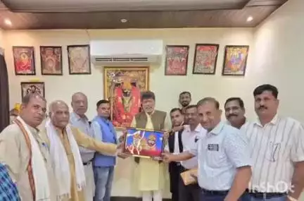जगदलपुर: भाजपा प्रदेश अध्यक्ष व जगदलपुर विधायक किरण देव को 360 घर आरण्यक ब्राह्मण समाज ने गोंचा पर्व के लिए किया आमंत्रित