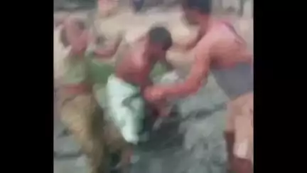 एटा: गांव निधौली खुर्द में रास्ते के विवाद को लेकर दो पक्षों में मारपीट, वीडियो सोशल मीडिया पर वायरल, पुलिस जांच में जुटी