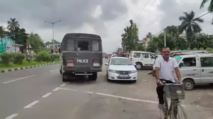 নাকাশিপাড়া: এক নাবালিকাকে অপহরণের অভিযোগে দুই ব্যক্তিকে বেথুয়াডহরী থেকে গ্রেফতার করে আদালতে পাঠালো পুলিশ