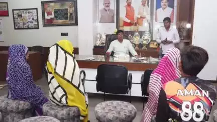 पठारी: क्षेत्र के एक दर्जन से अधिक नागरिकों ने विभिन्न समस्याओं के समाधान के लिए विधायक को दिए आवेदन