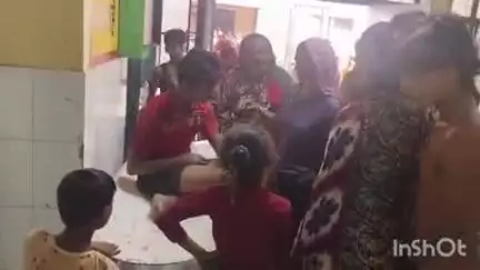 दातागंज: दातागंज नगर के मोहल्ला परा के एक युवक जामुन तोड़ते समय पेड़ से गिरा, घायल को सीएचसी दातागंज में भर्ती किया गया