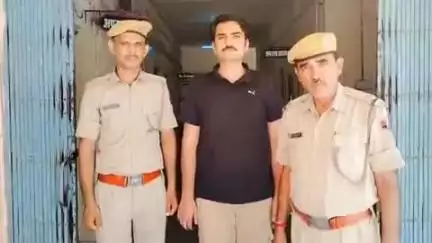 बाड़मेर: पुलिस थाना रीको ने आर्म्स एक्ट के प्रकरण में करीब 1 वर्ष से फरार 10 हजार रुपये के ईनामी अपराधी को किया गिरफ्तार