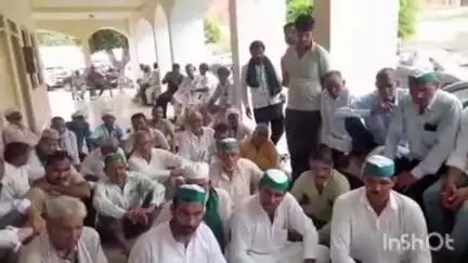 स्याना तहसील कार्यालय परिसर में किसानों की समस्याओं को लेकर भाकियू कार्यकर्ताओं ने जमकर गरजे, सौंपा ज्ञापन