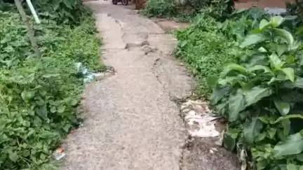 এগরা ১: রাস্তা মেরামতের দাবীতে এগরার খালশুটিয়ায় বিক্ষোভ এলাকাবাসীর  #jansamasya