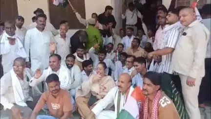 मथुरा: 72 घंटे में बिजली की व्यवस्था नहीं सुधरी तो कांग्रेस एसी में बैठने वाले अधिकारियों के कार्यालय पर करेगी तालाबंदी