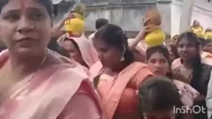 कटघोरा: मंगल भवन दर्री में मंदिर का निर्माण पूरा, प्राण प्रतिष्ठा से पहले निकाली गई कलश यात्रा