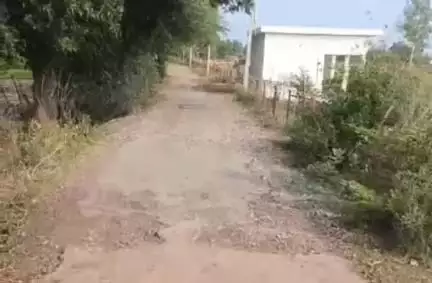 पयागपुर: कांधीकुइयां जाने वाले मार्ग पर हुए गड्ढे, आवागमन करने वालों को होती है परेशानी #jansamasya