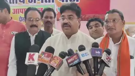 कांकेर: प्रदेश महामंत्री रामू वोहरा ने भाजपा कार्यालय में कहा, कांग्रेस के नेता राहुल गांधी को संविधान पर नहीं है विश्वास
