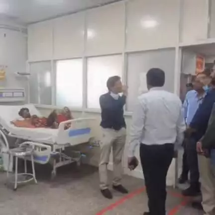 कानपुर: हैलेट अस्पताल के इमरजेंसी वार्ड के पंखे में लगी आग, सुरक्षाकर्मियों ने आग पर पाया काबू