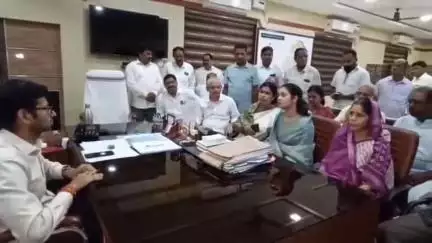 ବରଗଡ: ଧାନ କିଣା ସମସ୍ୟାର ସମାଧାନ କୁନେଇ ବରଗଡ଼ ଜିଲ୍ଲାପାଳଙ୍କୁ ଭେଟିଲା ଜିଲ୍ଲା ବିଜେଡ଼ି ଦଳ
