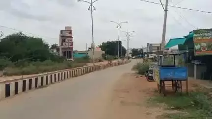 పట్టణంలోని 1వ వార్డు శాంతినగర్‌లో సైడ్ కాలవలు నిర్మించాలని కోరుతున్న స్థానికులు #localissue