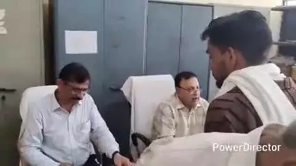 भिंड नगर: भिंड: कलेक्ट्रेट में जनसुनवाई, कलेक्टर ने 98 से अधिक आवेदकों की समस्या का किया निराकरण