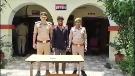 तिलहर: कटरा पुलिस ने हुलास नगला सड़क के किनारे से 245 ग्राम अफीम के साथ एक तस्कर को गिरफ्तार किया, पुलिस ने भेजा जेल
