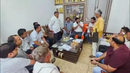 बुलंदशहर: बाईपास स्थित आवास पर सिकंदराबाद विधायक ने की जनसुनवाई, अधिकारियों को समस्याओं के निस्तारण के लिए किया निर्देशित